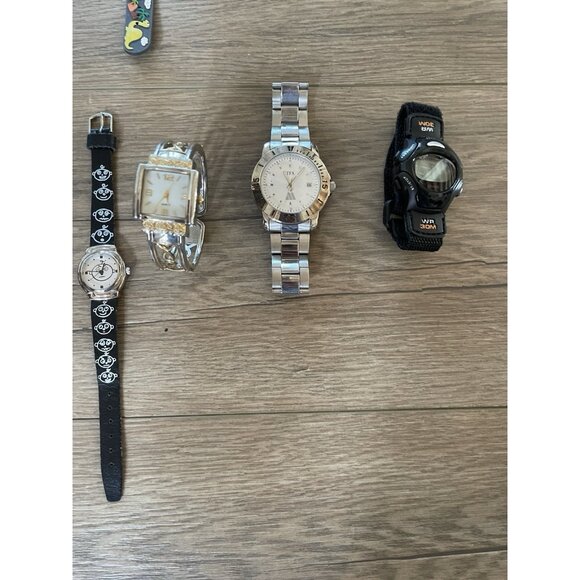 Watch Lot Of 25 Watches Womens Mens For Parts Or Repair Only Not Working AS IS main image 16